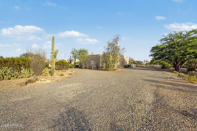 1723 E DOLORES Road, Phoenix, AZ 85086
