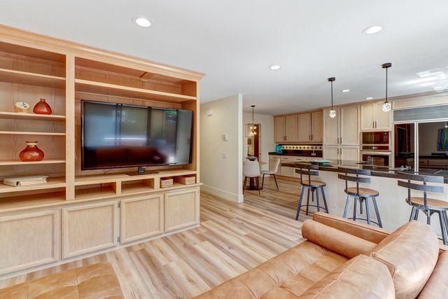 11488 Gold Country Blvd, Gold River, CA 95670