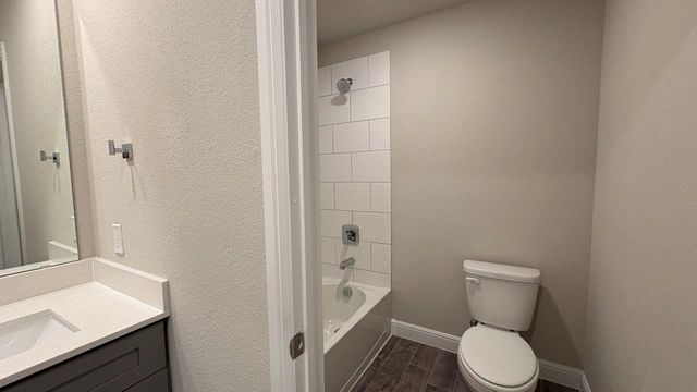 225 SANDSTONE Circle, Granbury, TX 76048