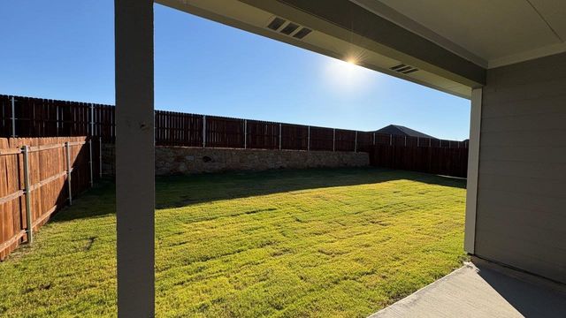 225 SANDSTONE Circle, Granbury, TX 76048