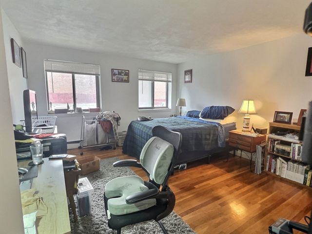 1027 Commonwealth Ave 12, Boston, MA 02215