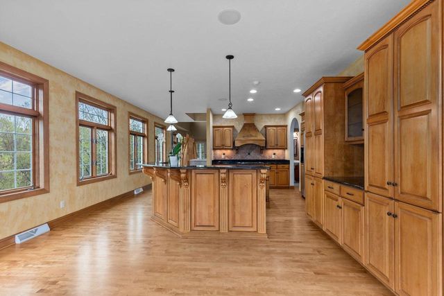 6709 N GULLWING COURT, Appleton, WI 54913
