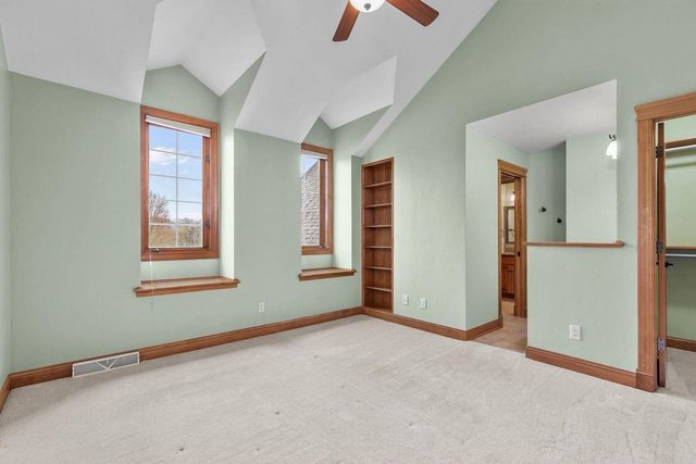6709 N GULLWING COURT, Appleton, WI 54913