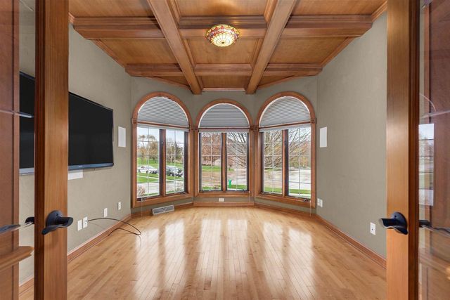 6709 N GULLWING COURT, Appleton, WI 54913