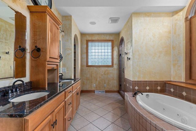6709 N GULLWING COURT, Appleton, WI 54913