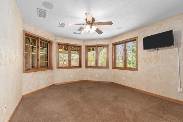 6709 N GULLWING COURT, Appleton, WI 54913