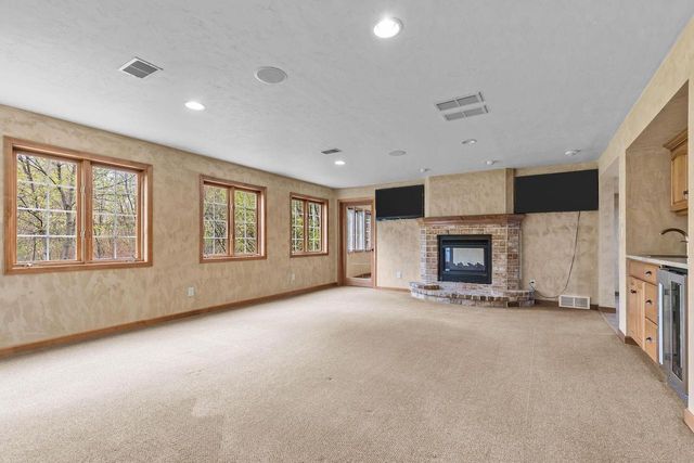 6709 N GULLWING COURT, Appleton, WI 54913