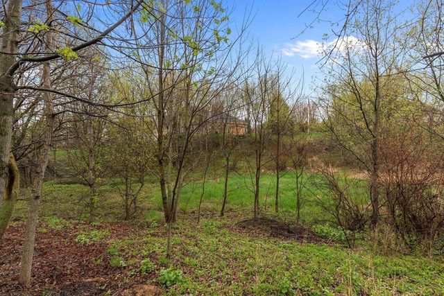 6709 N GULLWING COURT, Appleton, WI 54913