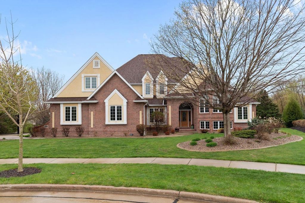 6709 N GULLWING COURT, Appleton, WI 54913