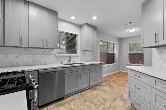 15834 Constitution Lane, Friendswood, TX 77546