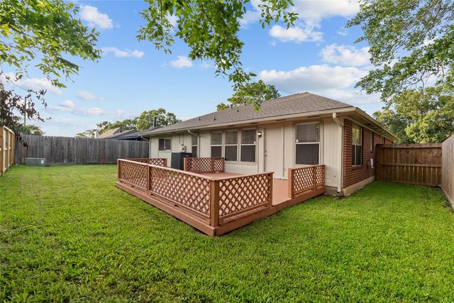 15834 Constitution Lane, Friendswood, TX 77546