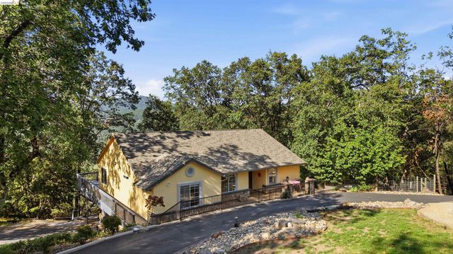 16690 Ridgewood Dr, Sonora, CA 95370