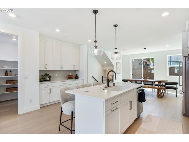 3810 Nw 64TH Ave 2, Camas, WA 98607