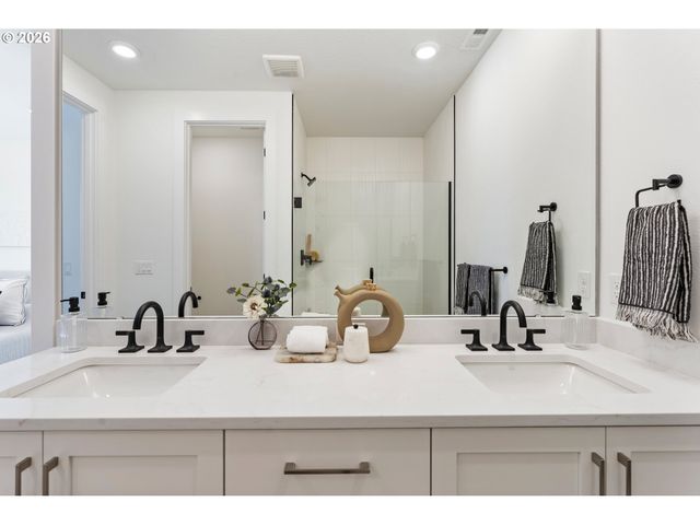 3810 Nw 64TH Ave 2, Camas, WA 98607