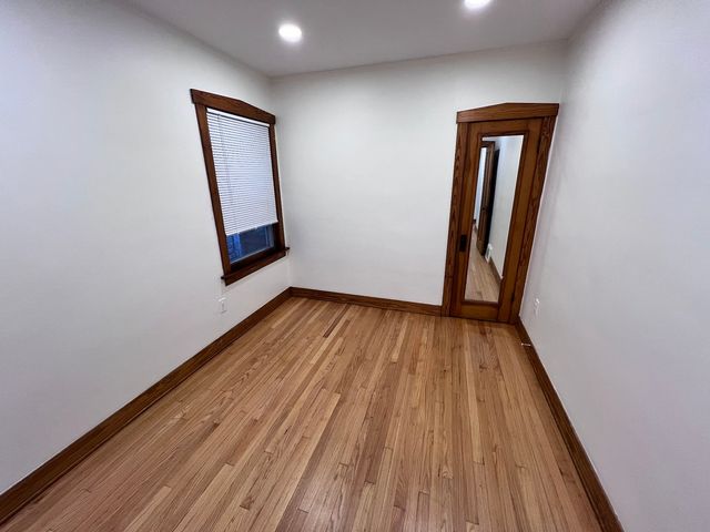 5833 W Peterson Avenue 1F, Chicago, IL 60646