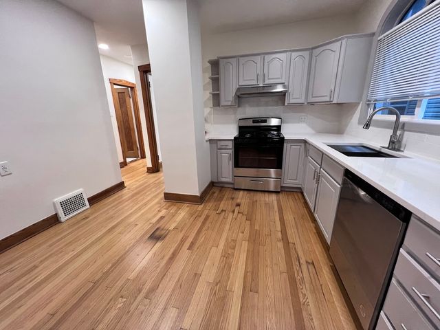 5833 W Peterson Avenue 1F, Chicago, IL 60646