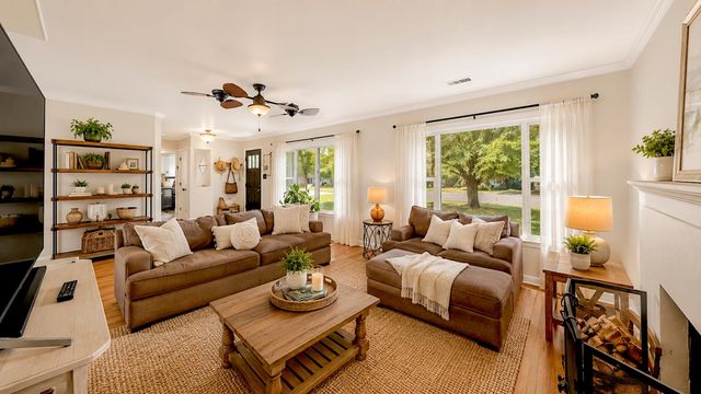 986 Edwards Dr, Turlock, CA 95380