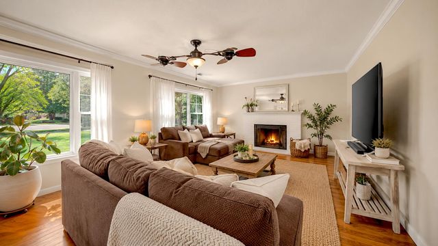 986 Edwards Dr, Turlock, CA 95380