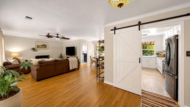 986 Edwards Dr, Turlock, CA 95380