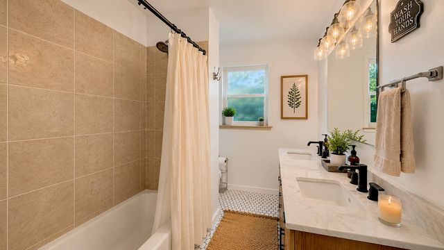 986 Edwards Dr, Turlock, CA 95380
