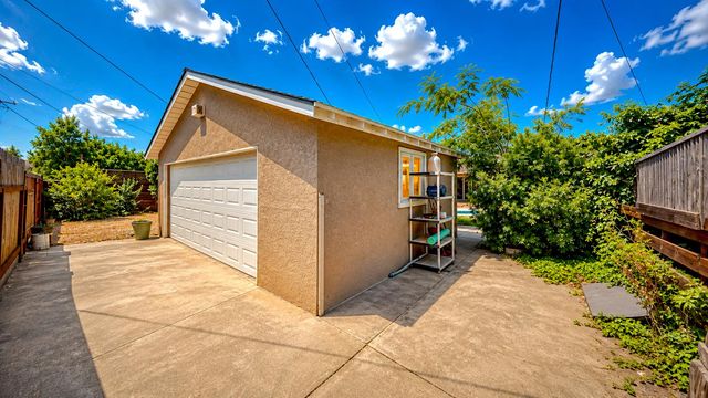 986 Edwards Dr, Turlock, CA 95380