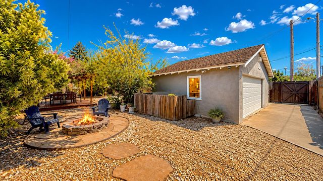 986 Edwards Dr, Turlock, CA 95380