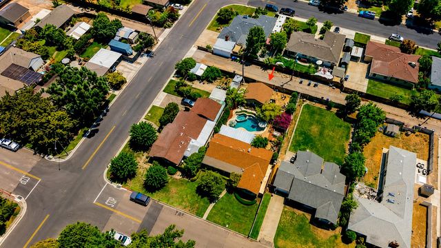 986 Edwards Dr, Turlock, CA 95380
