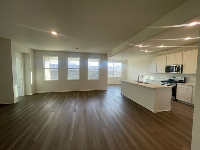 10099 fleetwood Street, Huntley, IL 60142