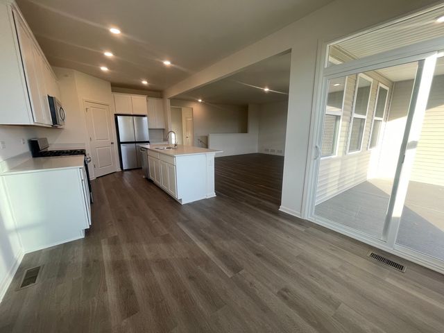 10099 fleetwood Street, Huntley, IL 60142