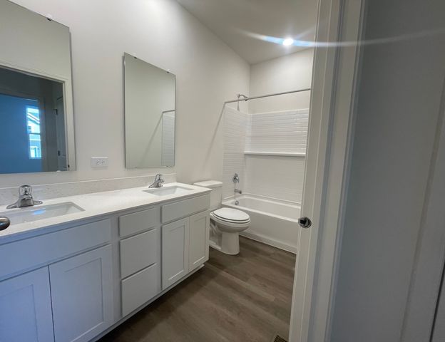 10099 fleetwood Street, Huntley, IL 60142