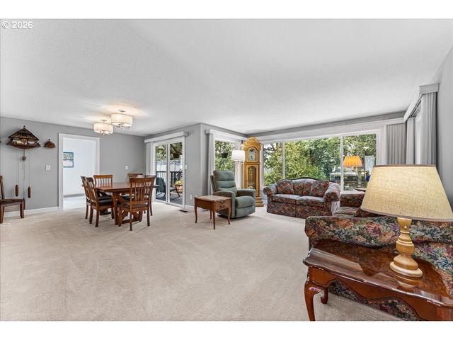 16540 NOTTINGHAM Dr, Gladstone, OR 97027