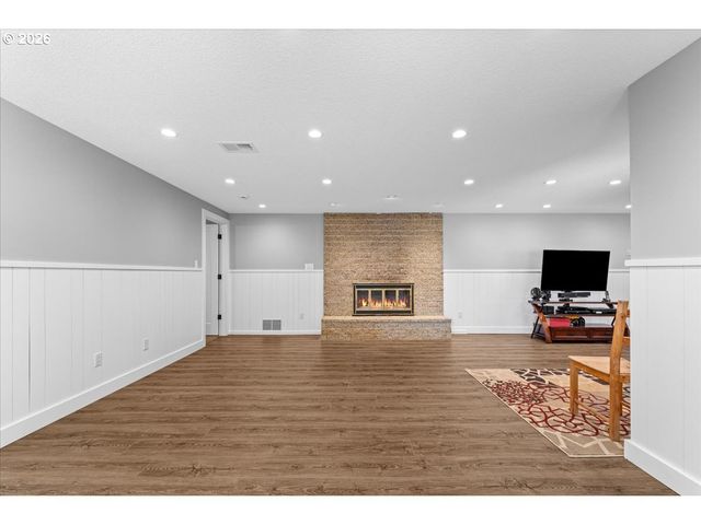 16540 NOTTINGHAM Dr, Gladstone, OR 97027