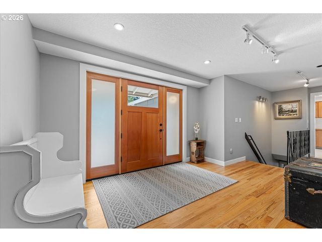 16540 NOTTINGHAM Dr, Gladstone, OR 97027