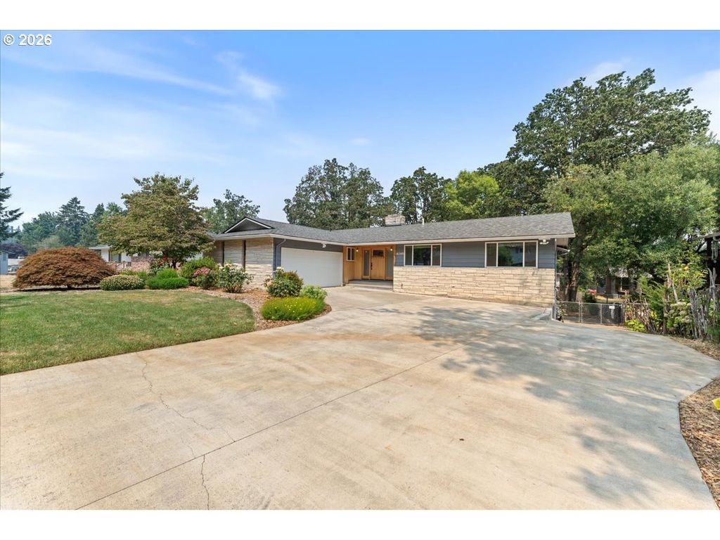 16540 NOTTINGHAM Dr, Gladstone, OR 97027