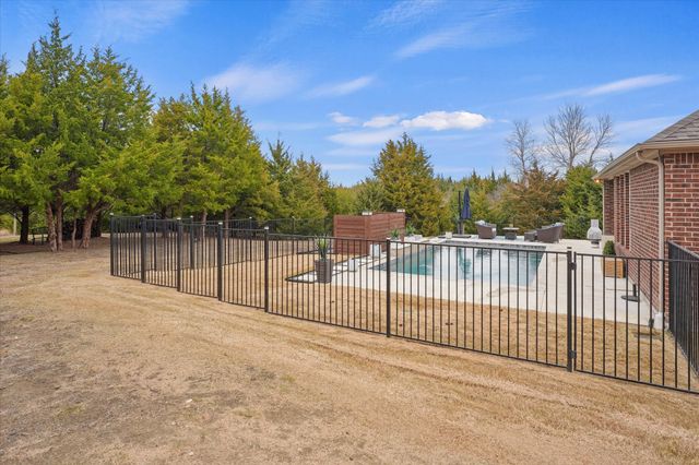 2601 Sunset Bay Lane, Nevada, TX 75173