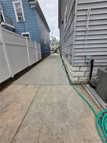 33 Baxter Street 2, Buffalo, NY 14207