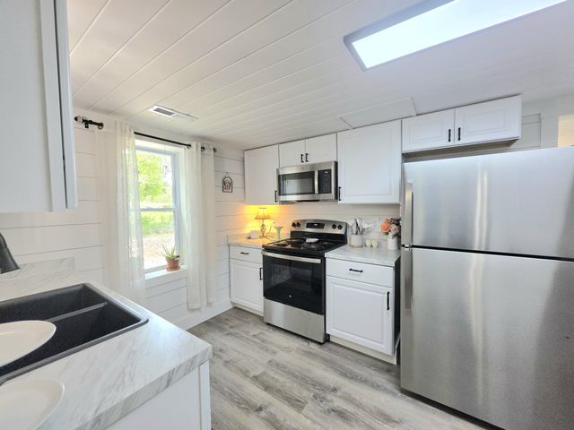 1151 Dry Creek Rd, Smithville, TN 37166
