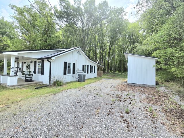 1151 Dry Creek Rd, Smithville, TN 37166