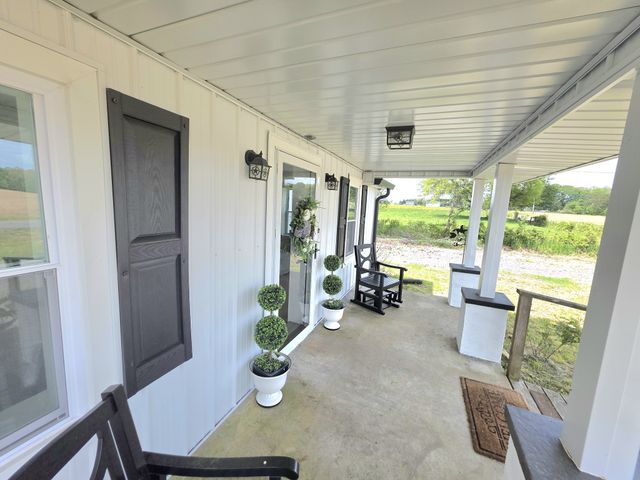 1151 Dry Creek Rd, Smithville, TN 37166