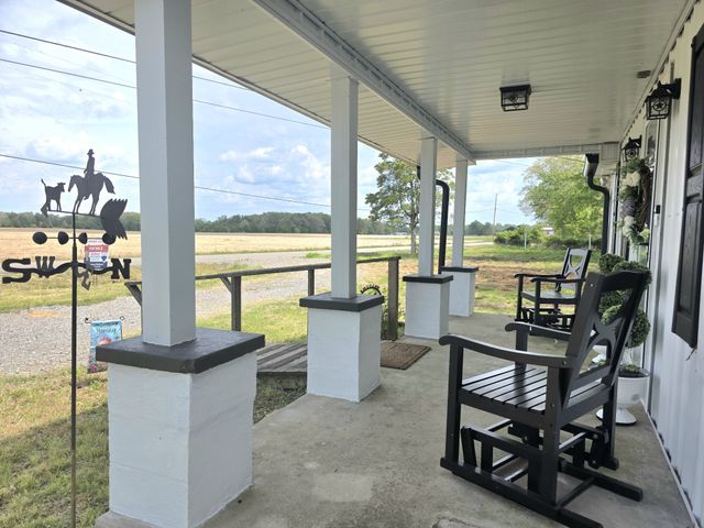 1151 Dry Creek Rd, Smithville, TN 37166