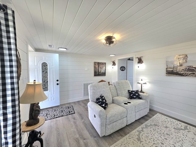 1151 Dry Creek Rd, Smithville, TN 37166
