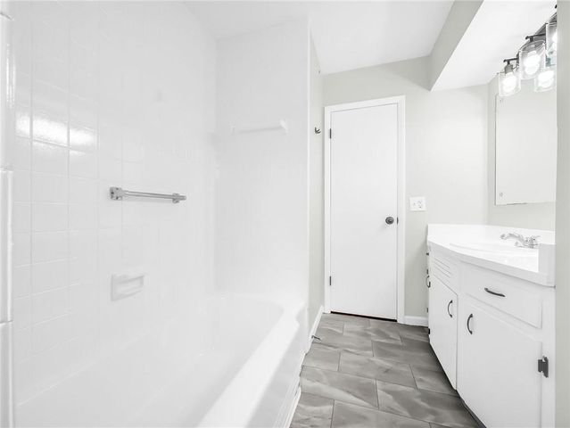 9807 E 79th Terrace, Raytown, MO 64138