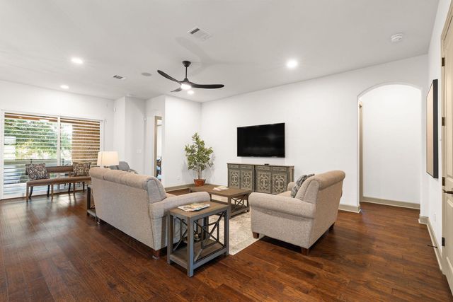 112 Barefoot Park LN, Georgetown, TX 78628