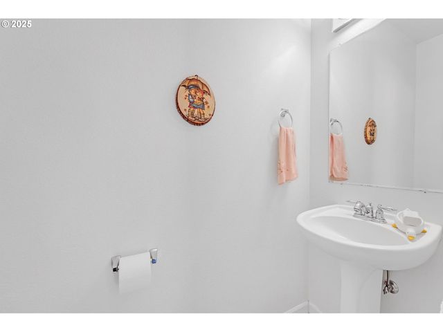 16085 Sw TOWHEE Ln, Beaverton, OR 97007