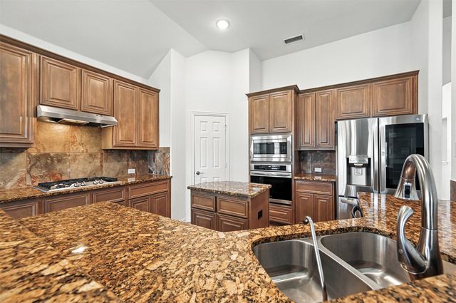 628 Castle Street, Desoto, TX 75115