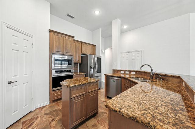 628 Castle Street, Desoto, TX 75115