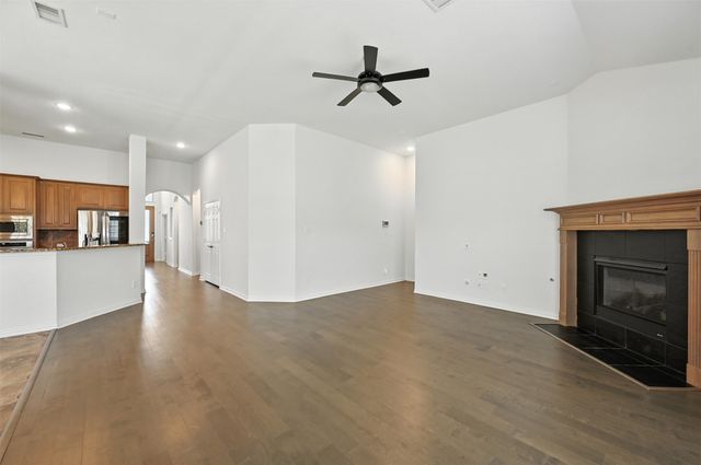 628 Castle Street, Desoto, TX 75115