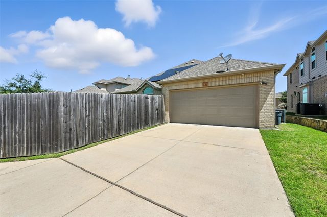 628 Castle Street, Desoto, TX 75115