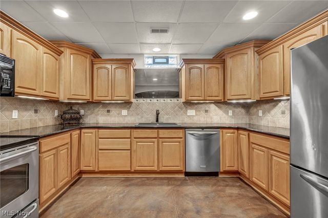 22131 Yarrow Trail, Strongsville, OH 44149