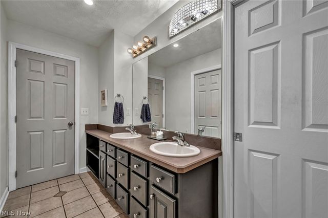 22131 Yarrow Trail, Strongsville, OH 44149